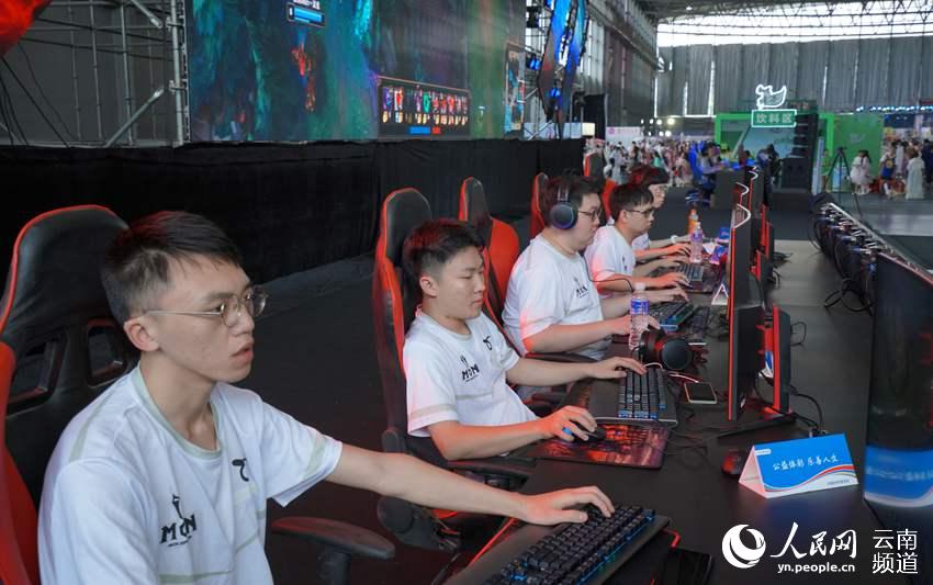 西媒：皇家社会与苏比门迪的续约谈判进展顺利